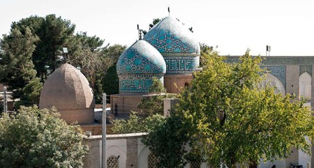 گنبد مشتاقیه یا سه گنبدان نمادی از شهر کرمان برای دوست داران فرهنگ و عرفان اسلامی
معرفی گنبد مشتاقیه کرمان