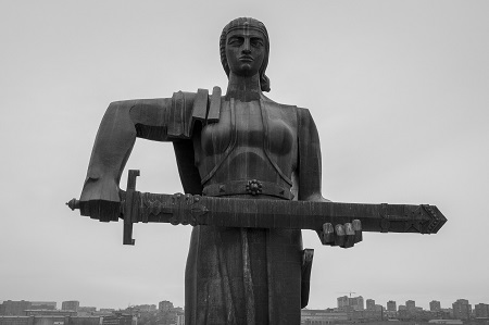 مجسمه مادر ارمنستان, مجسمه مادر ارمنستان کجاست, مجسمه مادر در ارمنستان