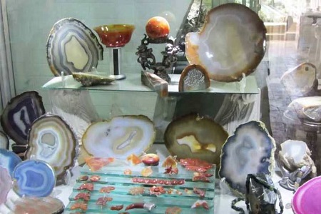 تاریخچه موزه سنگ و گوهر دریای نور شیراز موزه سنگ و گوهر دریای نور, نمایشگاه سنگهای قیمتی در موزه دریای نور, تاریخچه موزه سنگ و گوهر دریای نور شیراز
