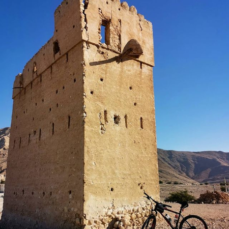 گردش در دل تاریخ با بازدید از برج گریکوه بستکبرج گریکوه موقعیت جغرافیایی برج گریکوه تاریخچه برج گریکوه مشخصات معماری برج گریکوه کاربری بنا اهمیت فرهنگی و تاریخیسوالات متداول درباره برج گریکوه جمعبندی