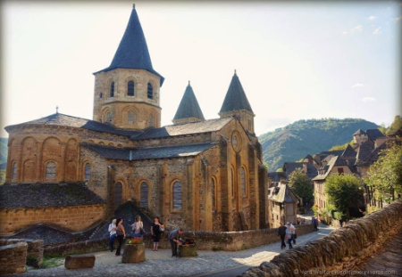 مسیر زیارتی سنت جیمز صومعه سنت فوی, معماری رومانسک