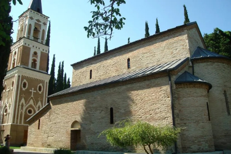 سفر به صومعه سنت نینو: گوهری پنهان در نزدیکی سیغناغیصومعه بودبه (Bodbe Monastery)تاریخچه صومعه بودبهمعماری صومعه بودبهمقبره سنت نینواهمیت مذهبی و فرهنگیجاذبه‌های گردشگریوضعیت کنونی و چالش‌هاسوالات متداول درباره صومعه بودبه نتیجه‌گیری