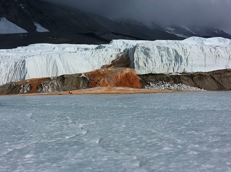 
			
		معرفی یخچال طبیعی تیلور؛ سردترین یخچال روی زمین در قطب جنوب 
		یخچال طبیعی تیلور؛ آبشاری به رنگ خون در قطب جنوب 
