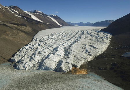  علت پدیده آبشار خون در یخچال تیلور, یخچال طبیعی تیلور, یخچال طبیعی
