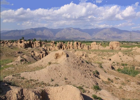
			
		تپه های باستانی طرب آباد، بقایای شهر کهن نیشابور
		