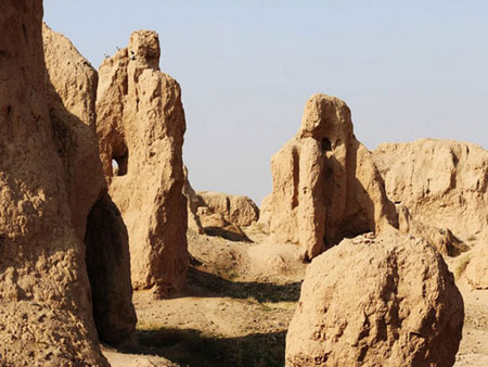 تپه طرب آباد,کهن دژ,آثار تاریخی نیشابور