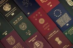 آشنایی با روش های تشخیص گذرنامه های جعلی پاسپورت یا گذرنامه چیست؟ نحوه تشخیص گذرنامه های جعلی چگونه است؟بررسی ویژگی های امنیتی گذرنامه چالش های پیش روی تشخیص گذرنامه های جعلیمجازات جعل گذرنامه در ایران و کشورهای دیگرسوالات متداول درباره نحوه تشخیص گذرنامه های جعلی چگونه است؟سخن پایانی مقاله نحوه تشخیص گذرنامه های جعلی چگونه است؟