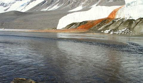 
			
		«آبشار خون» در قطب جنوب
		