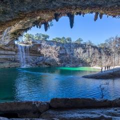 
			
		استخر همیلتون؛ زیباترین جاذبه طبیعی تگزاس 
		استخر همیلتون طبیعتی خنک در میان گرمای تگزاس  