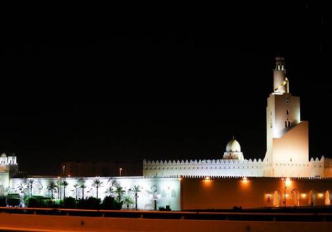 
			
		مسجد شجره، یکی از زیباترین مساجد مدینه (+تصاویر) 
		مسجد شجره در مدینه